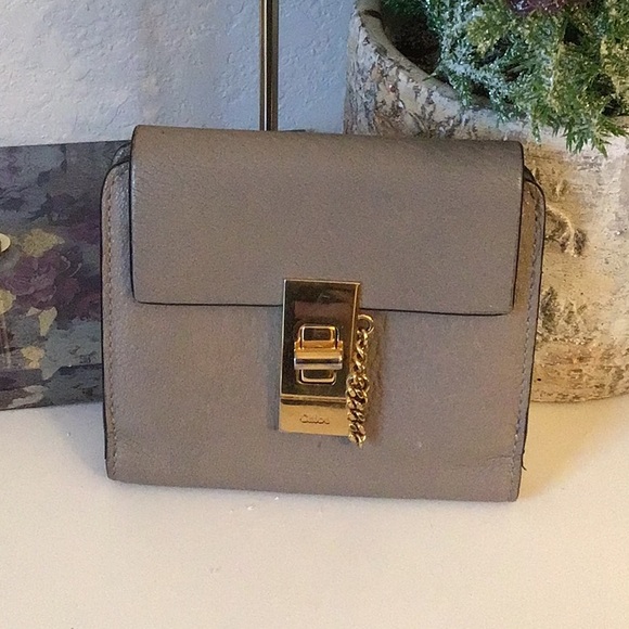 Chloe Grained Lambskin Drew Wallet - Picture 1 of 14